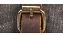Cargar imagen en el visor de la galería, ARMY | Mochila militar lona y cuero | 3 colores