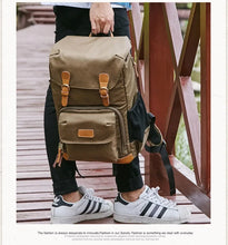 Charger l'image dans la galerie, BRISTOL – Mochila fotográfica vintage de lona y cuero impermeable
